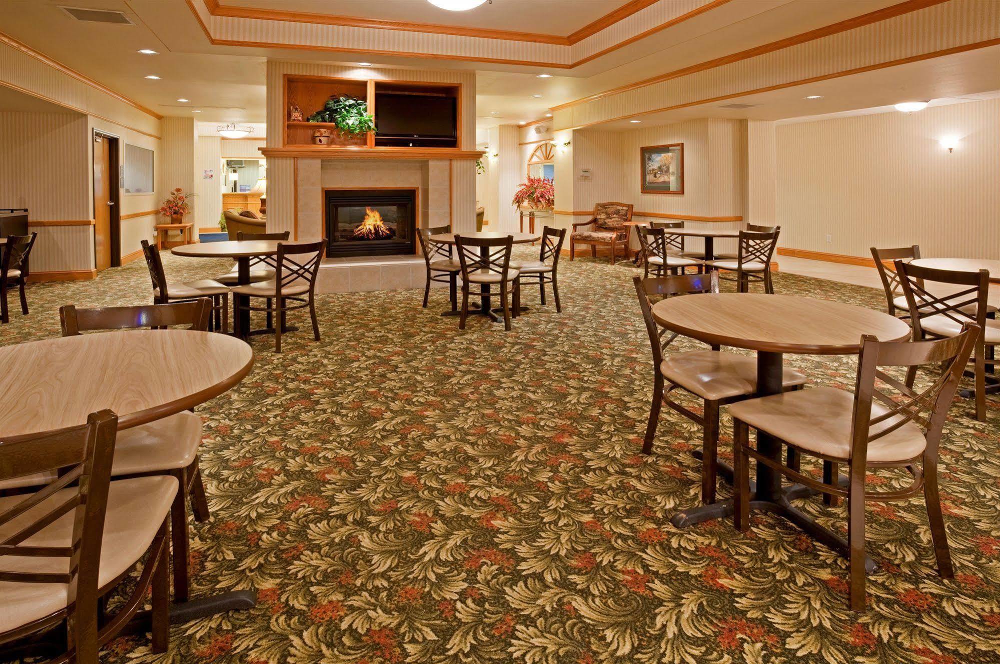Holiday Inn Express & Suites Yankton By Ihg Restaurante foto